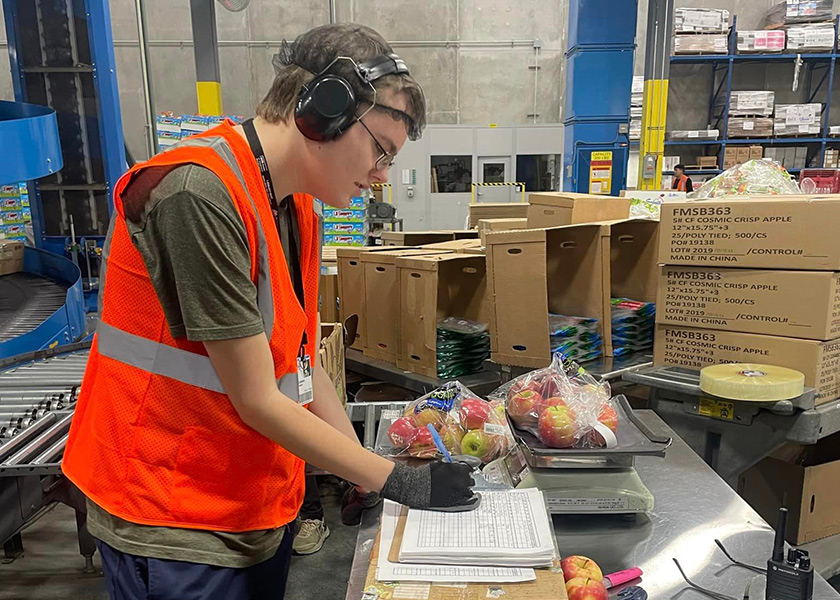 First graduates from Project SEARCH at Stemilt set sights on employment ...