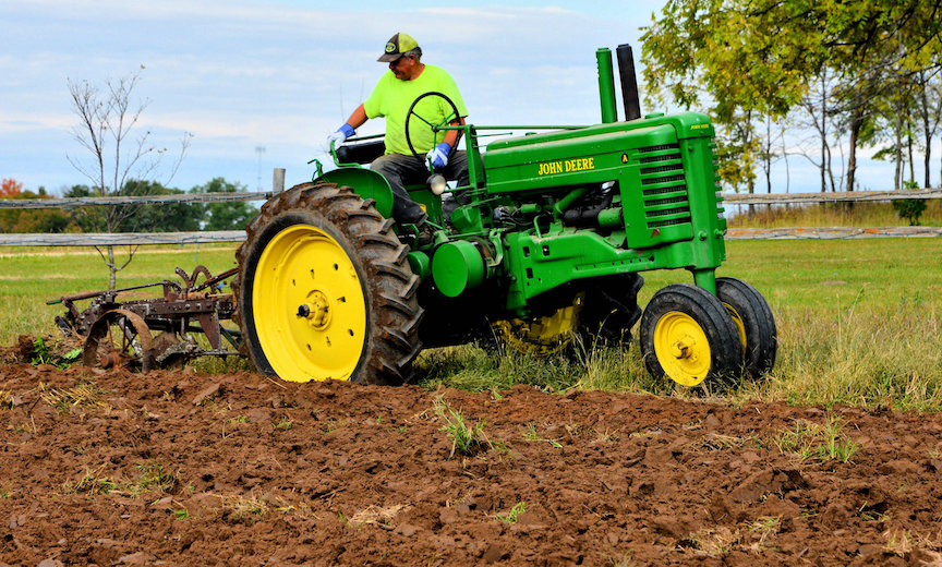 How John Deere Turned Steel into Gold and Won Farming’s Plow Wars | AgWeb