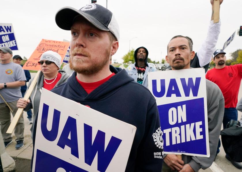 Deere & Co. and the United Auto Workers (UAW) union reached a third tentative agreement on a contract in the latest bid to end a strike at the agricultural and construction equipment maker that started Oct. 14.